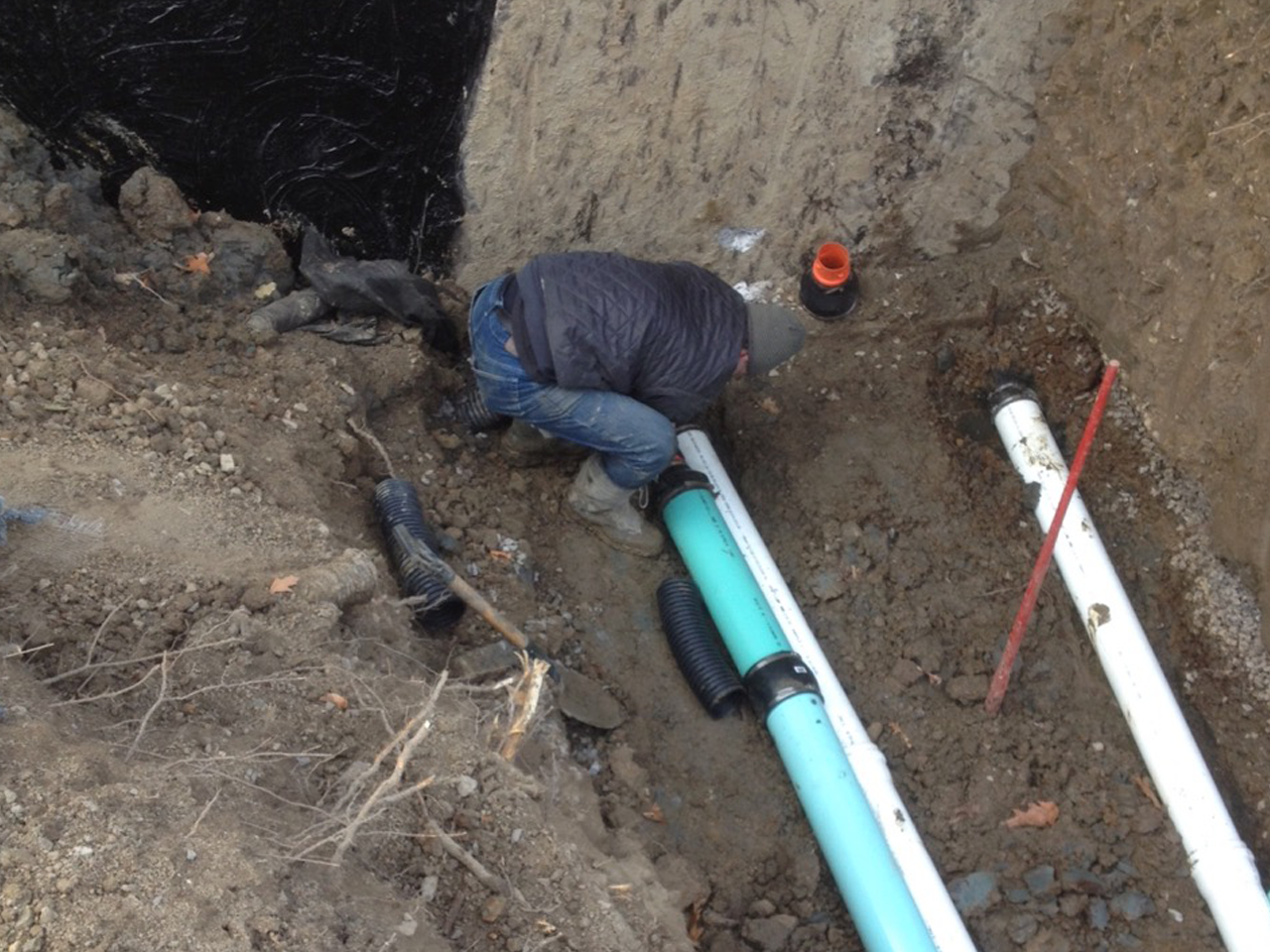 Service d'installation, réparation et inspection de drain français à Westmount, Laval, Kirkland, Pierrefonds, Lasalle, Verdun, Saint-Laurent et sur la Rive-Nord de Montréal / Excavation et Plombier Westmount